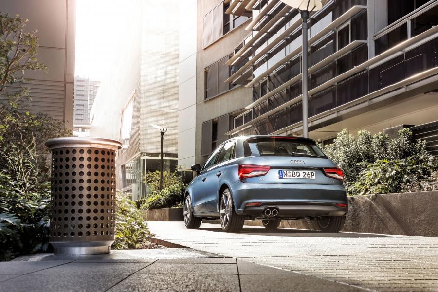  Audi A1 Sportback TFSI (8X) 2015 года  (AU) (фото 18 из 26)